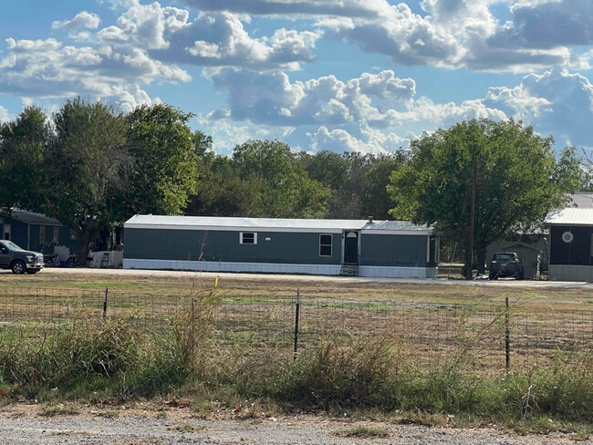 Building Photo - 102 Fentress Star