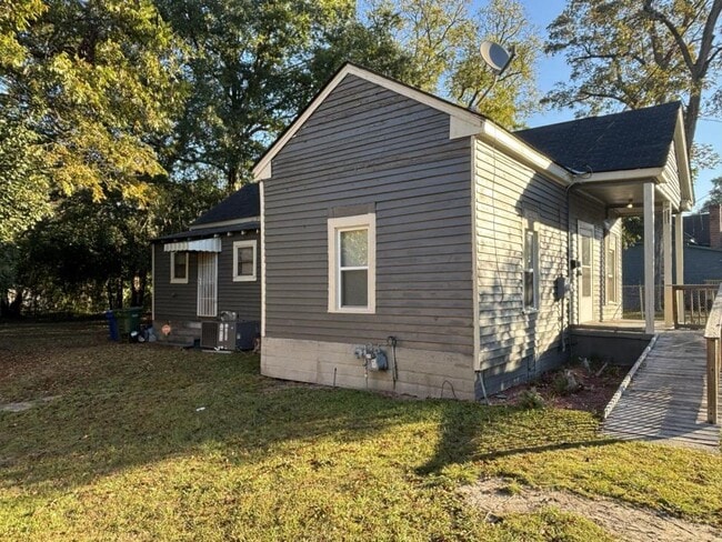 Photo - 1351 Springer St