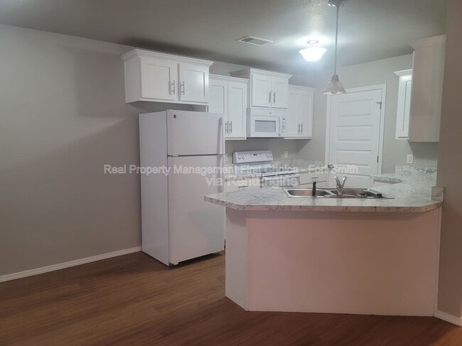 Photo - 2101 Ingalls Ln