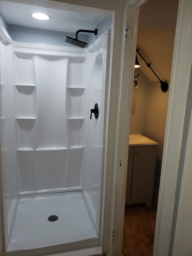 Photo - 460 Chenango St Unit 3