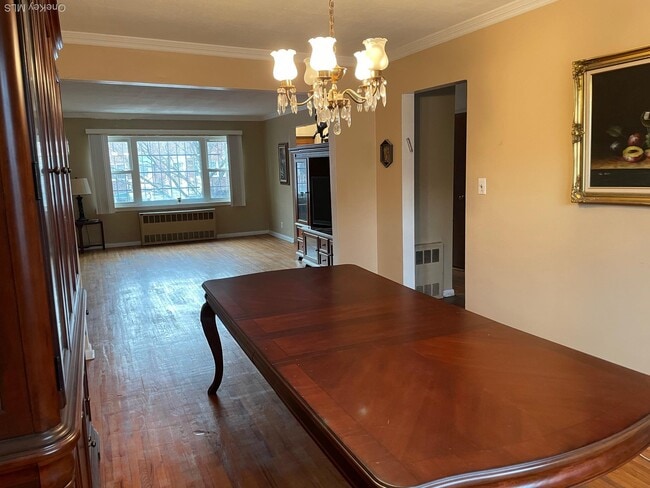 Photo - 147-27 76th Rd