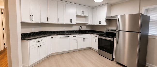 Building Photo - 126 W Bow St Unit A