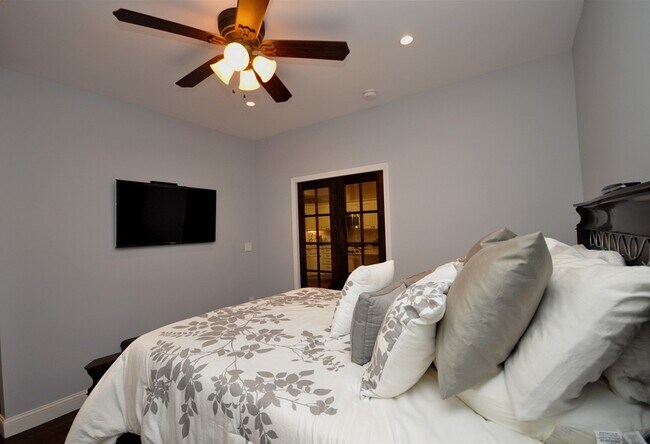 Photo - 591 Beacon St Unidad G