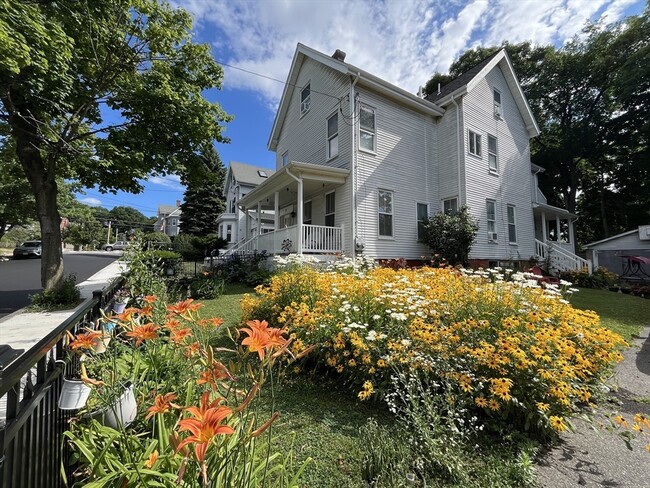 Photo - 57 Beltran St
