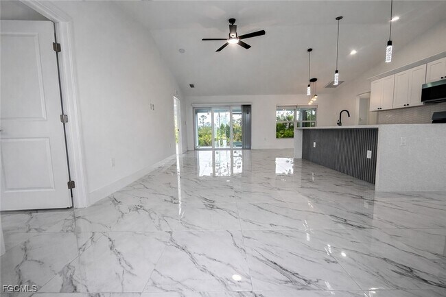 Photo - 649 Wilmington Pkwy