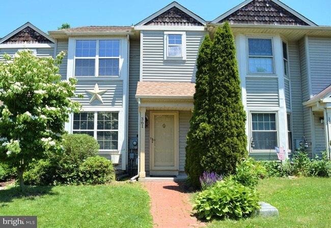 Photo - 361 Kent Ln