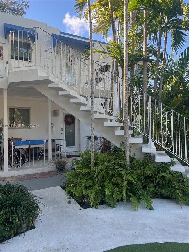 Photo - 225 SE 16th Ave Unit 8