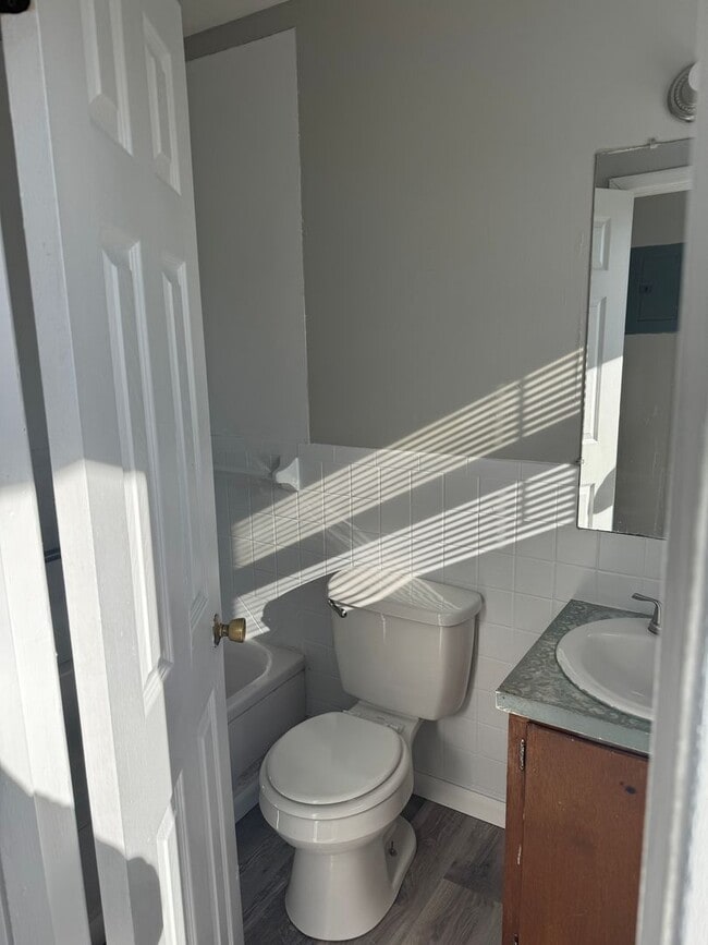 Photo - Nichols St Triplex Unit 414 W Nichols