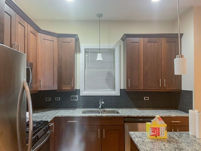 Photo - 2334 N Greenview Ave Unit 1D