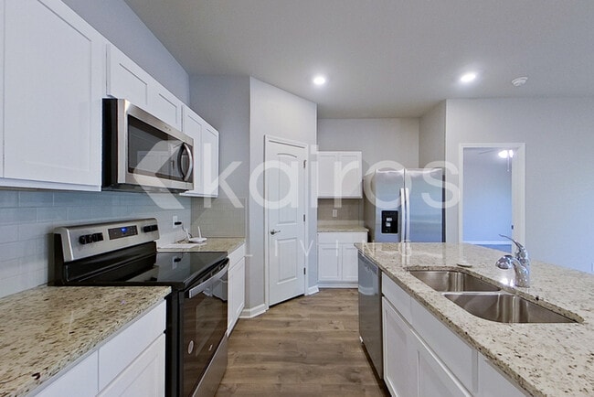 Photo - 108 Yardley Ct