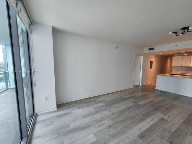 Photo - 1100S S Miami Ave Unidad 1211