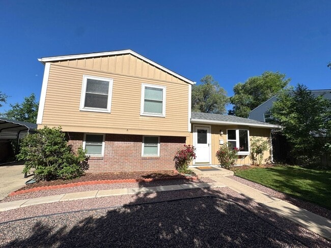 Building Photo - Charming 3-Bed, 2-Bath Tri-Level Home with Spacious Backyard & Gazebo