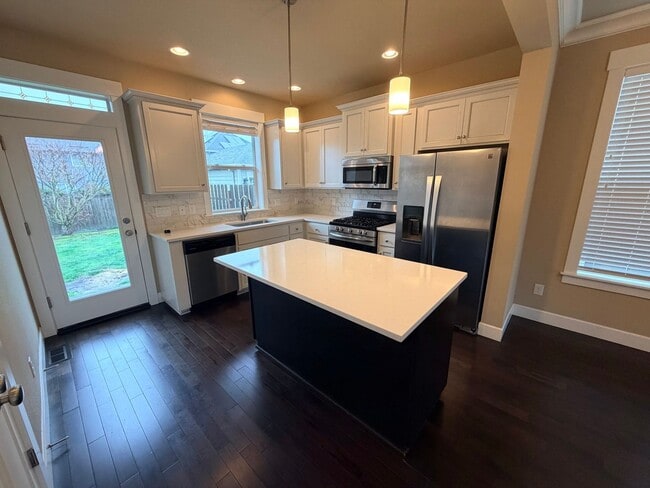 Photo - 4bed/2.5 Bath Craftsman in Kenton