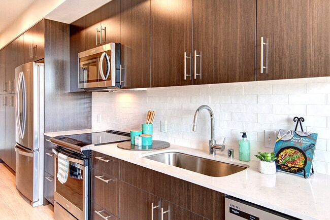 Photo - Metroline Flats