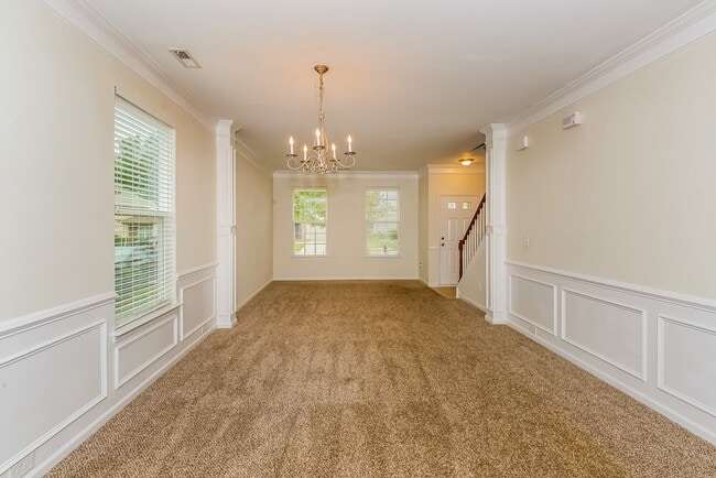 Photo - 7911 Hereford St