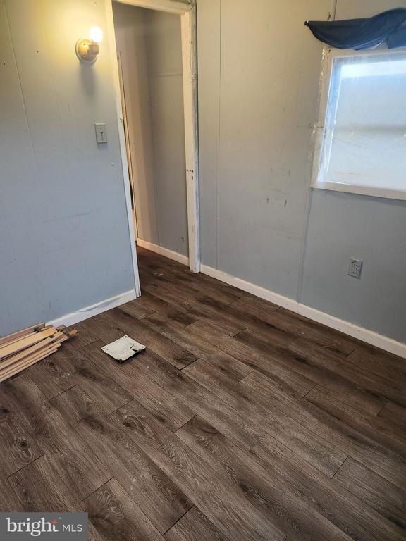 Photo - 203 Twigg Dr