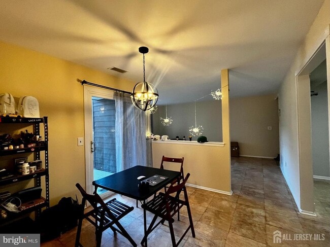 Photo - 2112 Sayre Dr