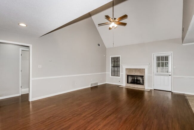 Photo - 8018 Jills Creek Dr