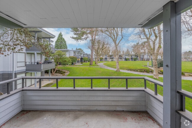 1BR, 1BA - 850SF - Balcony