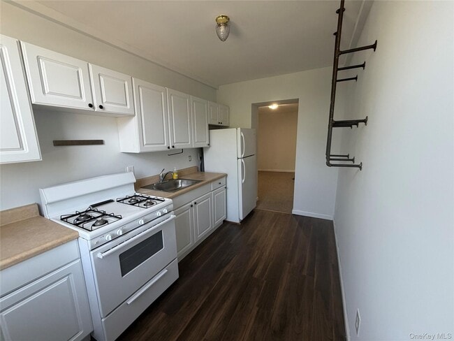 37 E Main St Unit 201