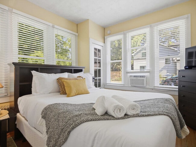 2304 Burke Ave Unit SI ID1633300P
