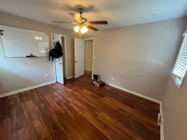 Photo - 420 Walnut St
