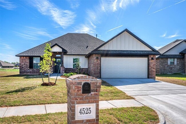 Photo - Beautiful 4 bedroom in Yukon