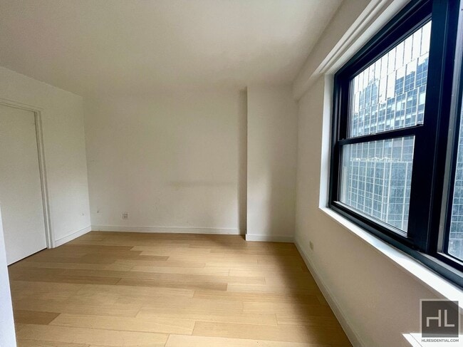 Building Photo - East 39th Street