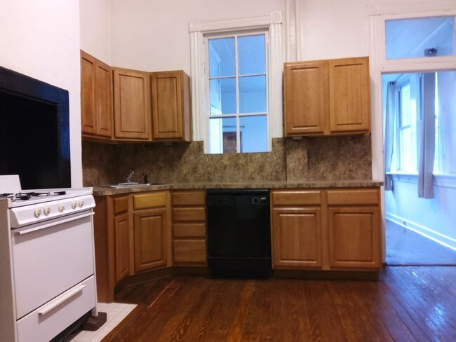 Photo - 2833 St Paul St Unit 1