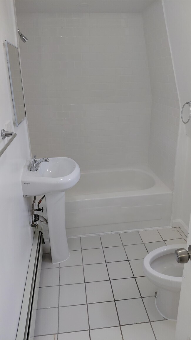 Photo - 23 Terhune Ave Unidad 2