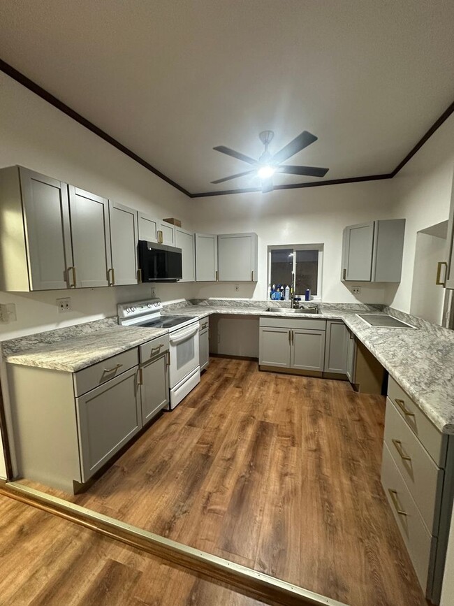 Photo - 4114 Secor Rd