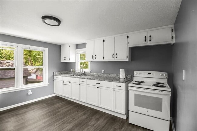 Building Photo - 628 E Fair St Unit A