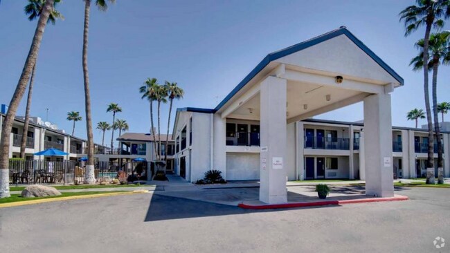 Building Photo - 4950 S Outlet Center Dr Rental