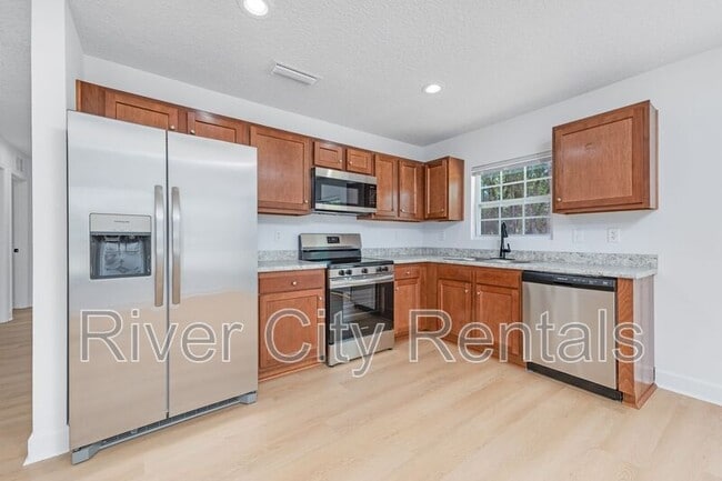 Photo - 7142 Wesleyan Rd