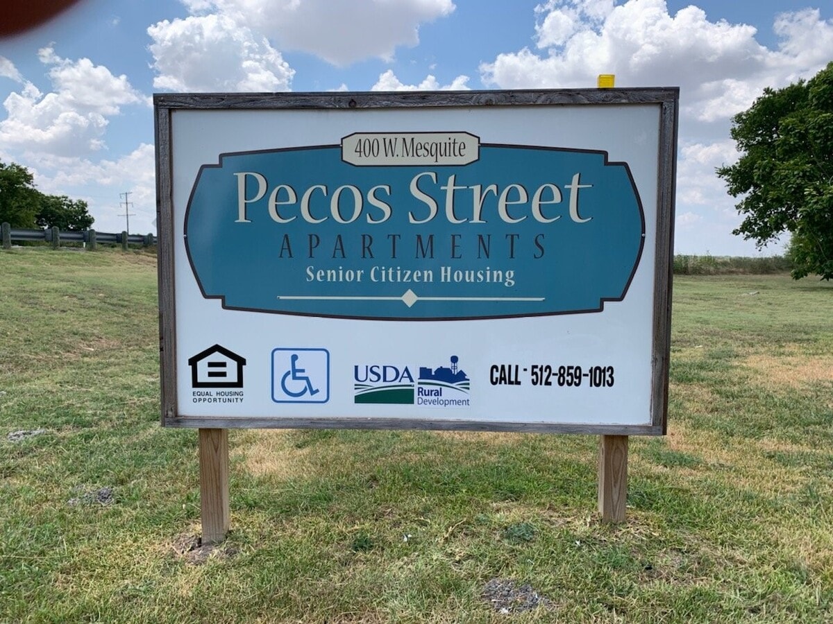 Photo - 400 W Mesquite