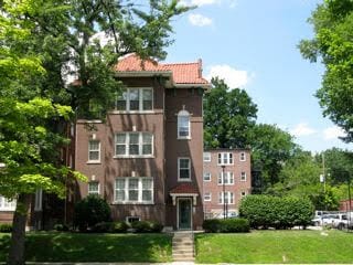 Building Photo - 5789 Pershing Ave Unit 202