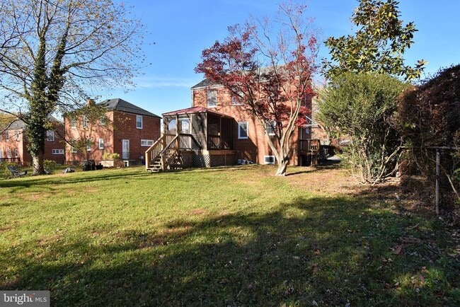 Building Photo - 2302 Dexter Ave