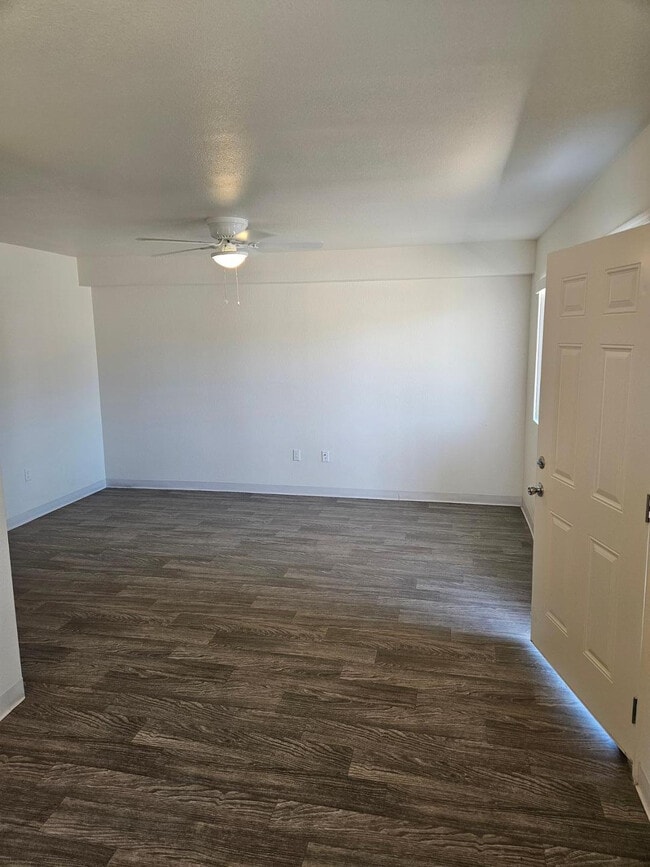 Photo - 1241 E Cinnabar Ave Unidad 104A