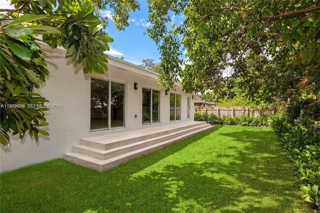 Photo - 2251 SW 20th St