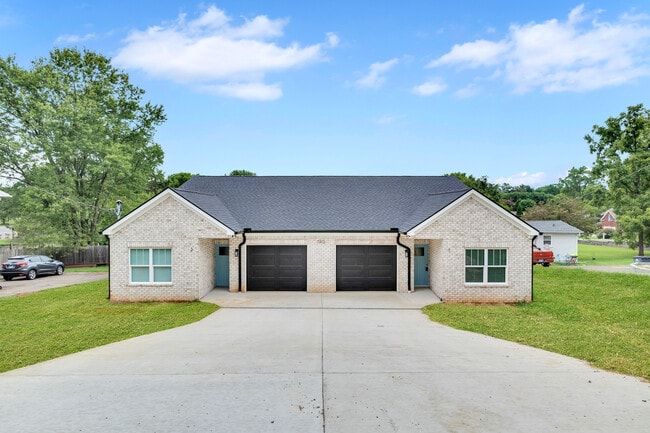 Building Photo - 7413 Westridge Dr Unit #2