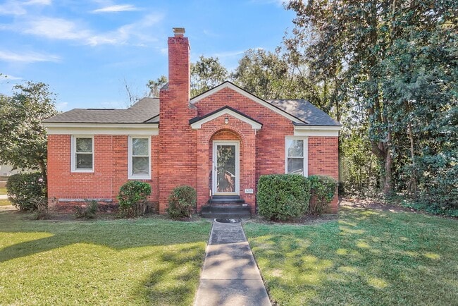 Building Photo - Charming 3 Bed 2 Bath Home in Hanahan Avai...