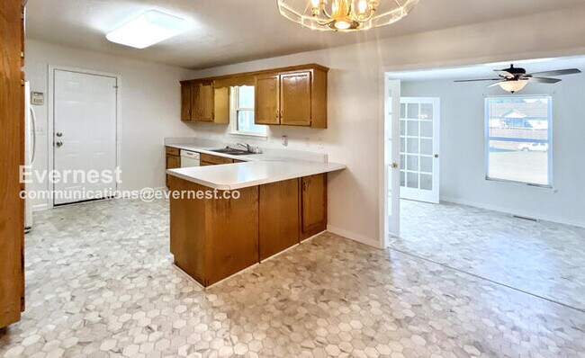 Photo - 57 Gladstone Dr