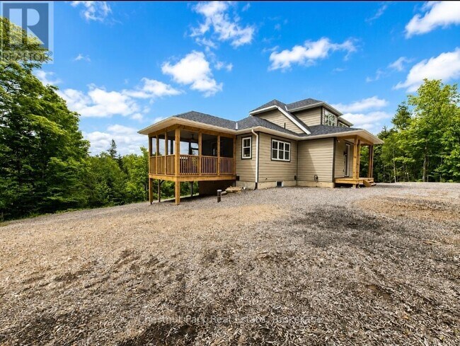 Photo - 1018 Ridgeline Dr