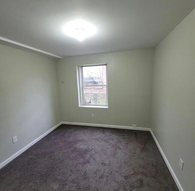 Photo - 239 Lehigh Ave Unidad G