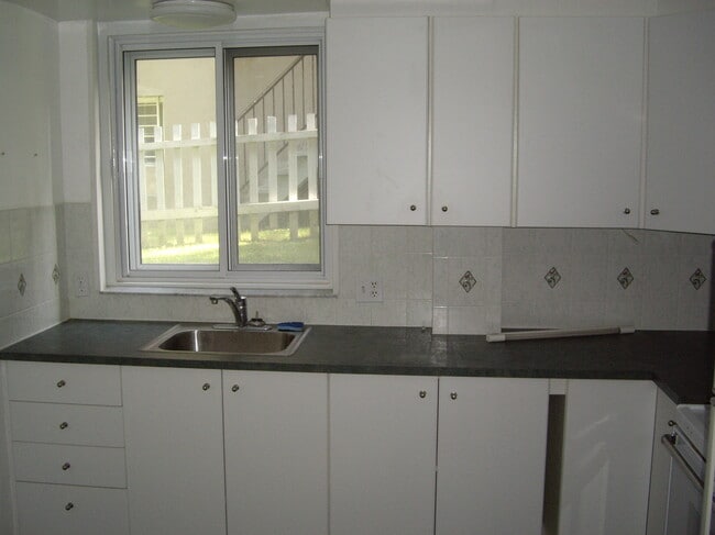 Photo - 6245 Av Lennox Unité A