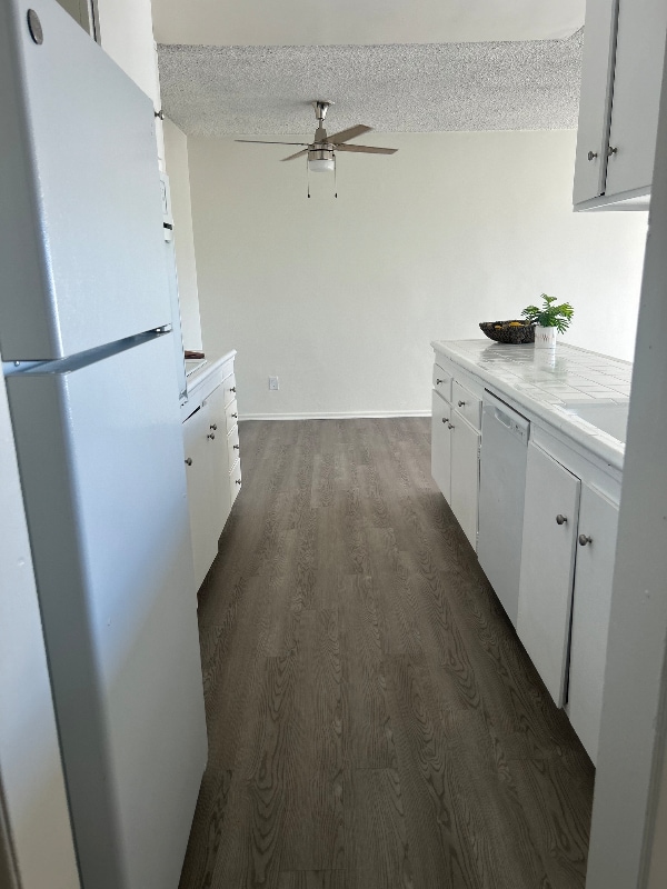 Photo - 10200 De Soto Ave Unidad 114