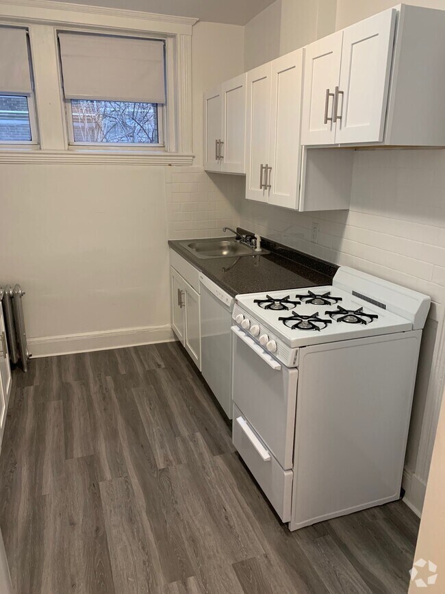 Building Photo - 1630 Commonwealth Ave Unit 1 Rental