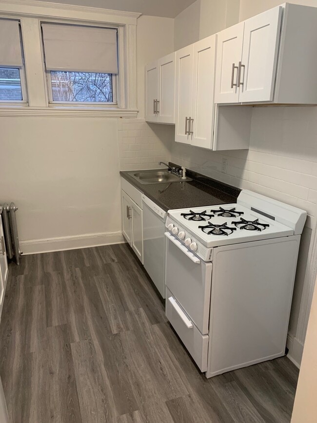Building Photo - 1630 Commonwealth Ave Unit 1 Rental