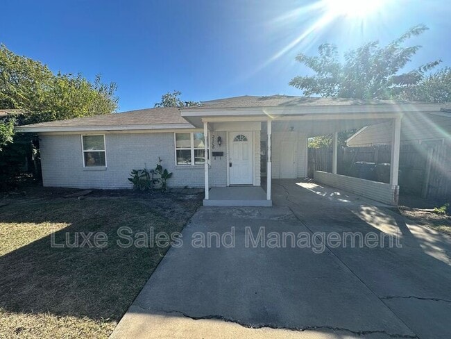 Photo - 2108 Westchester Dr