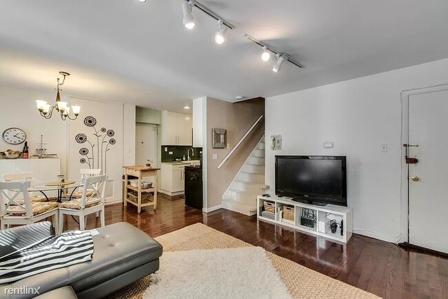 Photo - 1011 N La Salle Dr Unit 1W
